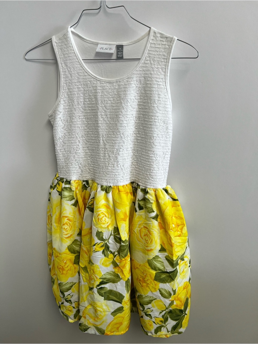 PLACE WHITE SUBTLE TEXTURED TANK TOP DRESS W/YELLOW ROSE FLARE BOTTOM
  SIZE 16